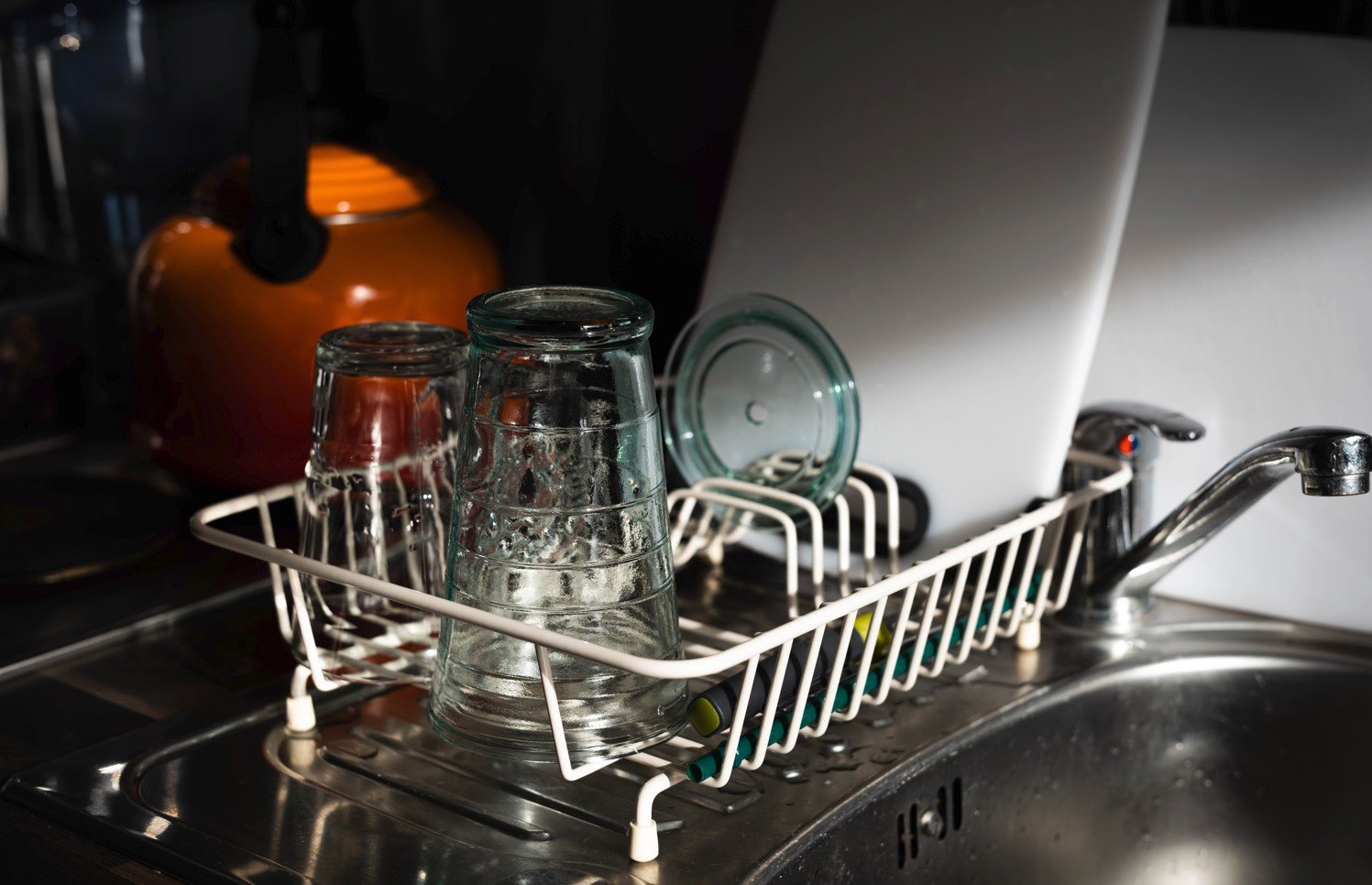 What should not go in a dishwasher